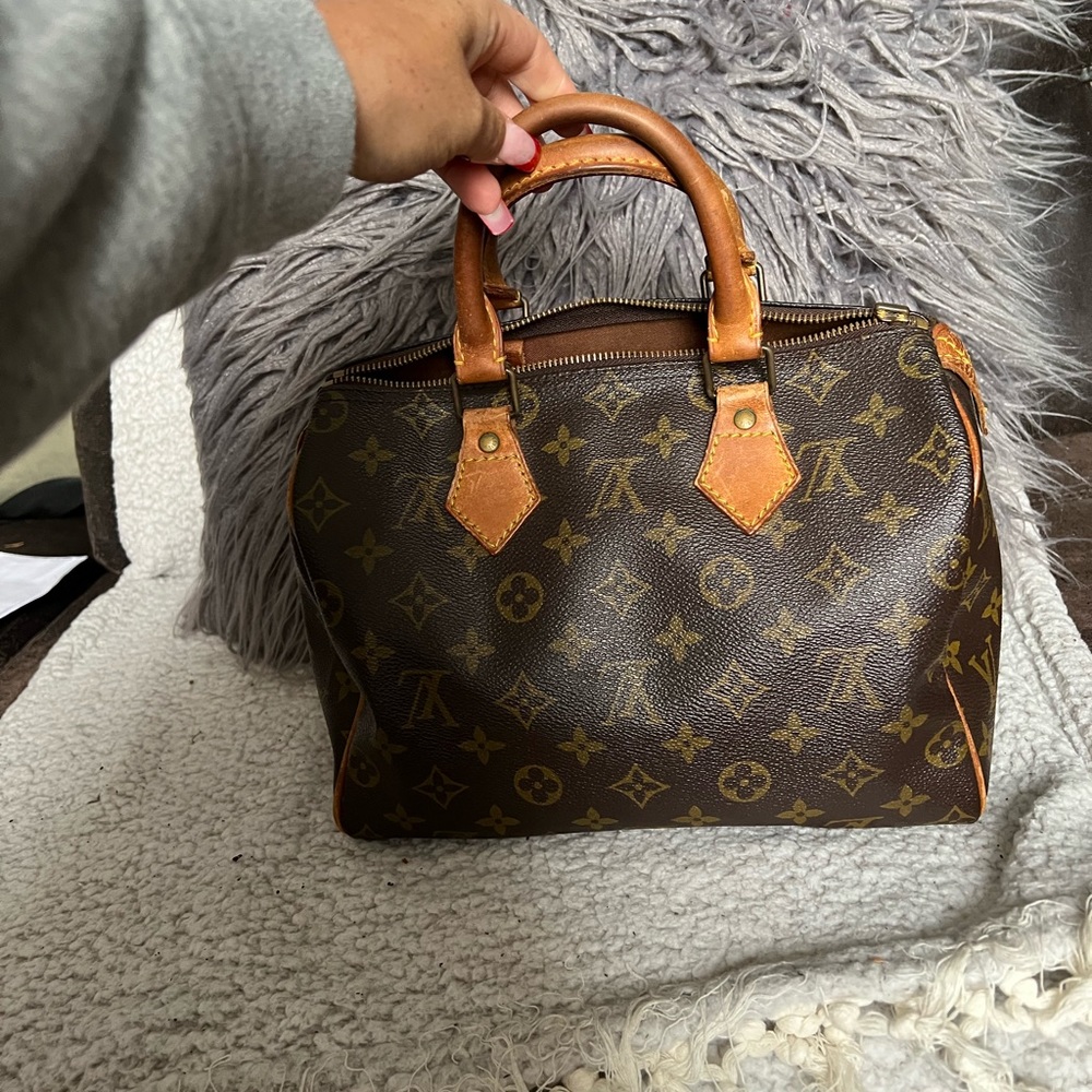 Louis Vuitton speedy 25